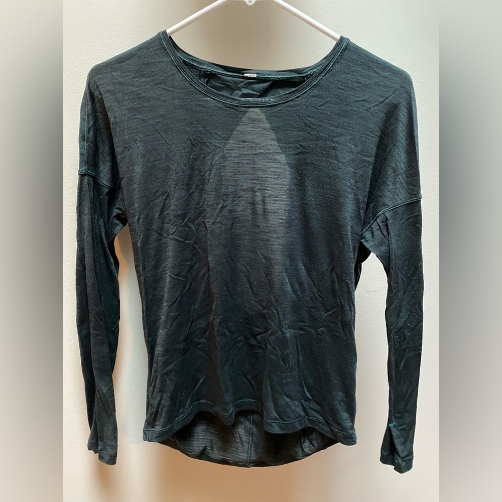 Lululemon dark green long sleeve, open back — Size 6